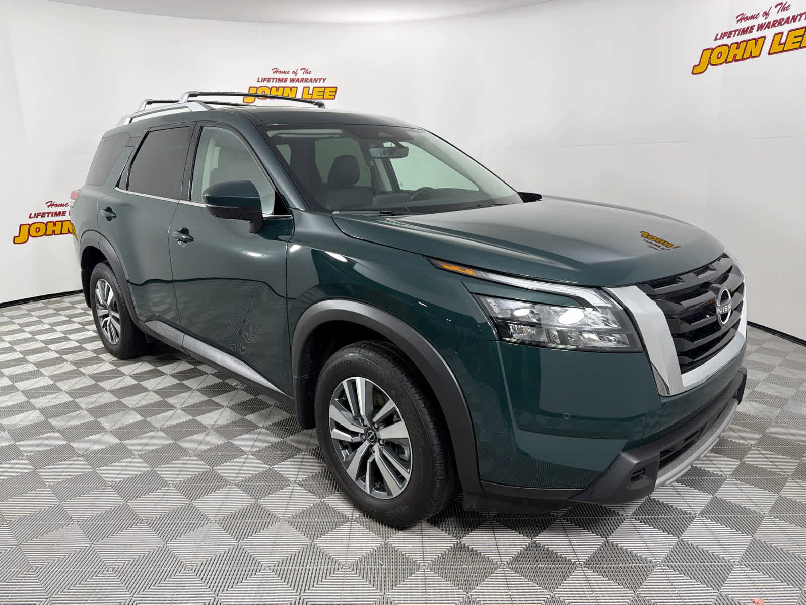 Certified 2025 Nissan Pathfinder SL FWD image 8