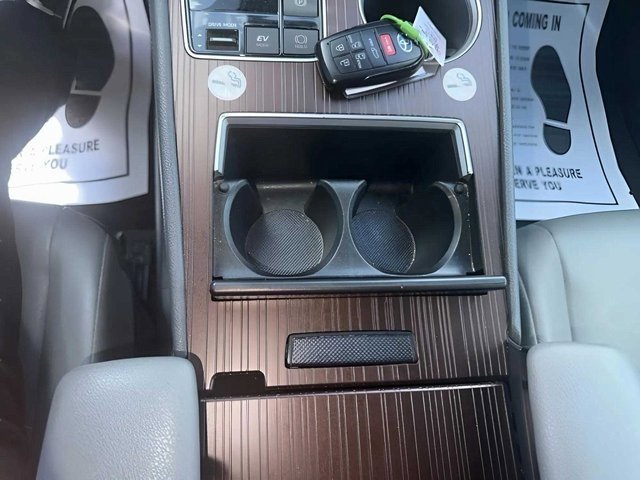 Used 2023 Toyota Sienna XLE image 13