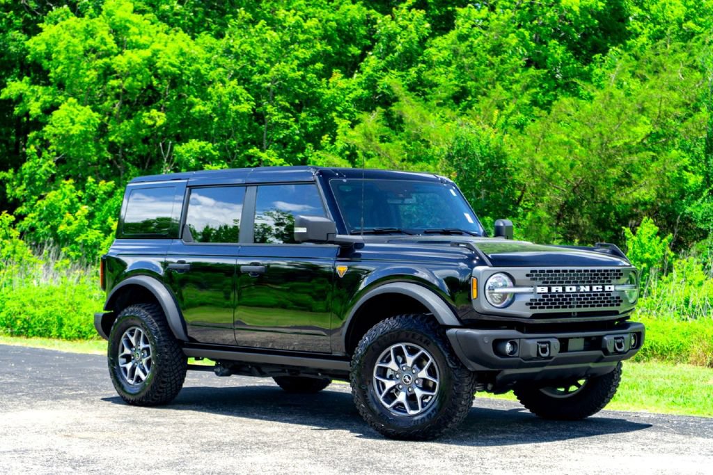Used 2025 Ford Bronco Badlands AWD/4WD image 2