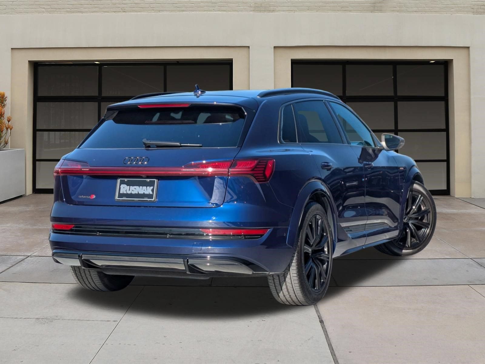 Used 2022 Audi e-tron S Premium Plus AWD/4WD image 4