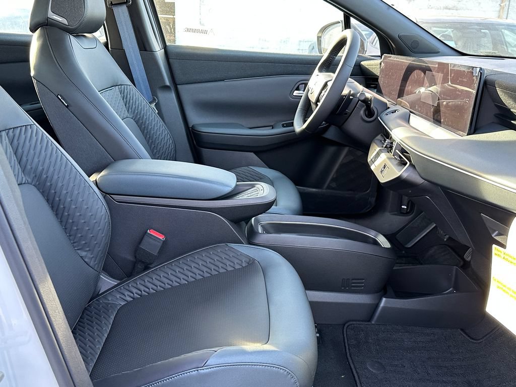 New 2026 Nissan Leaf Platinum+ w/ Cargo Package (Platinum+) FWD image 13