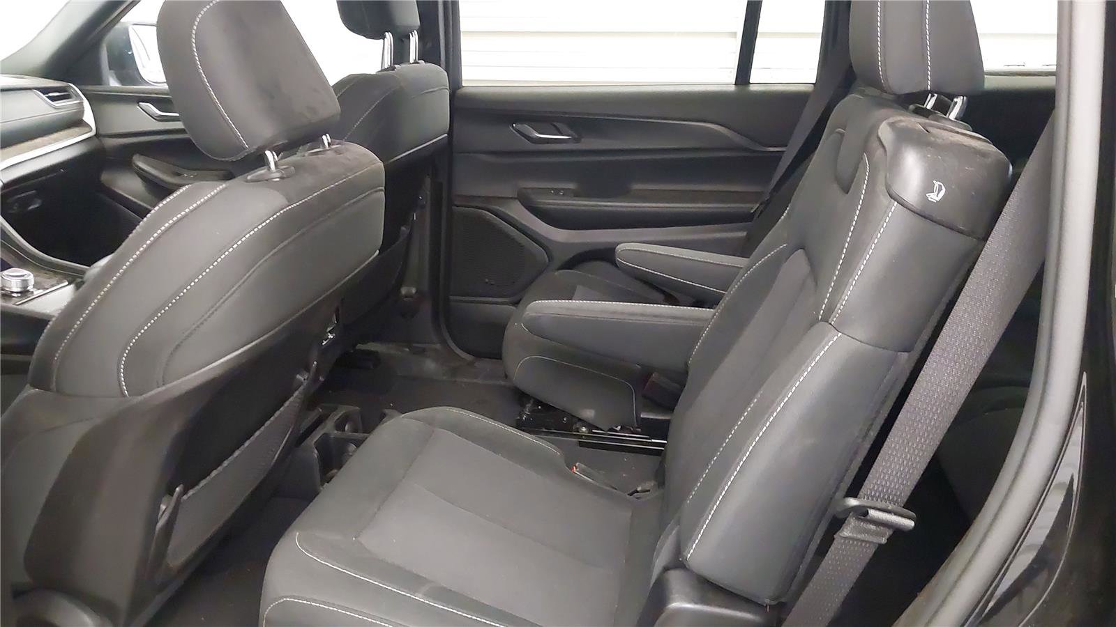 Used 2024 Jeep Grand Cherokee L Laredo image 21