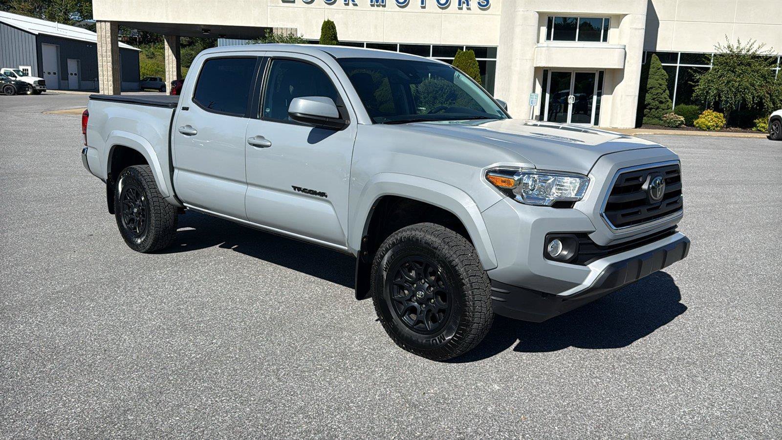 Used 2019 Toyota Tacoma SR5 AWD/4WD image 1