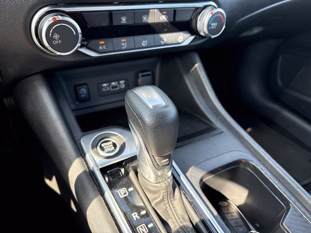 Used 2025 Nissan Sentra SV FWD image 11
