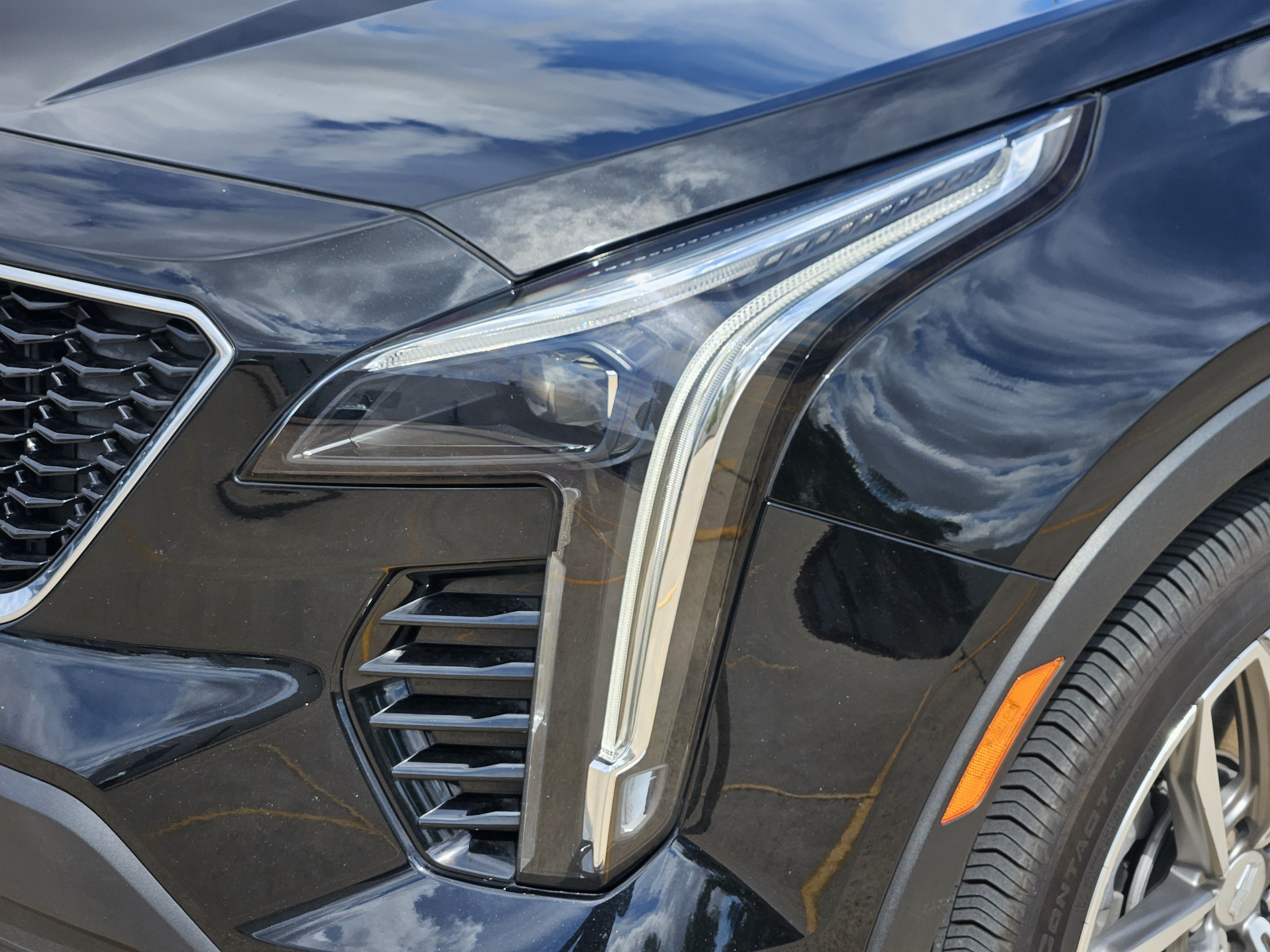 Used 2023 Cadillac XT4 Sport w/ Cold Weather Package FWD image 26
