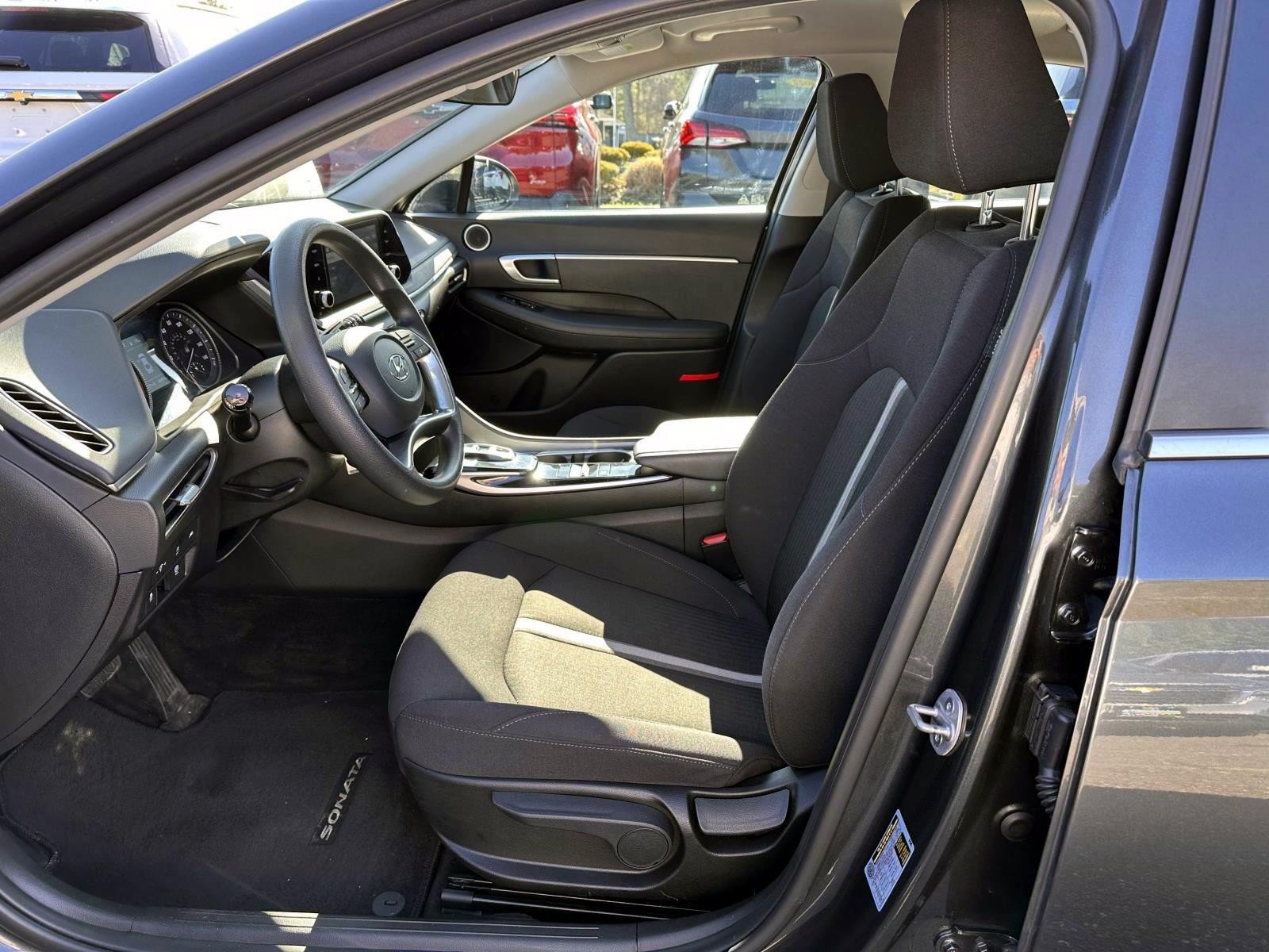 Used 2023 Hyundai Sonata SE w/ Cargo Package FWD image 11