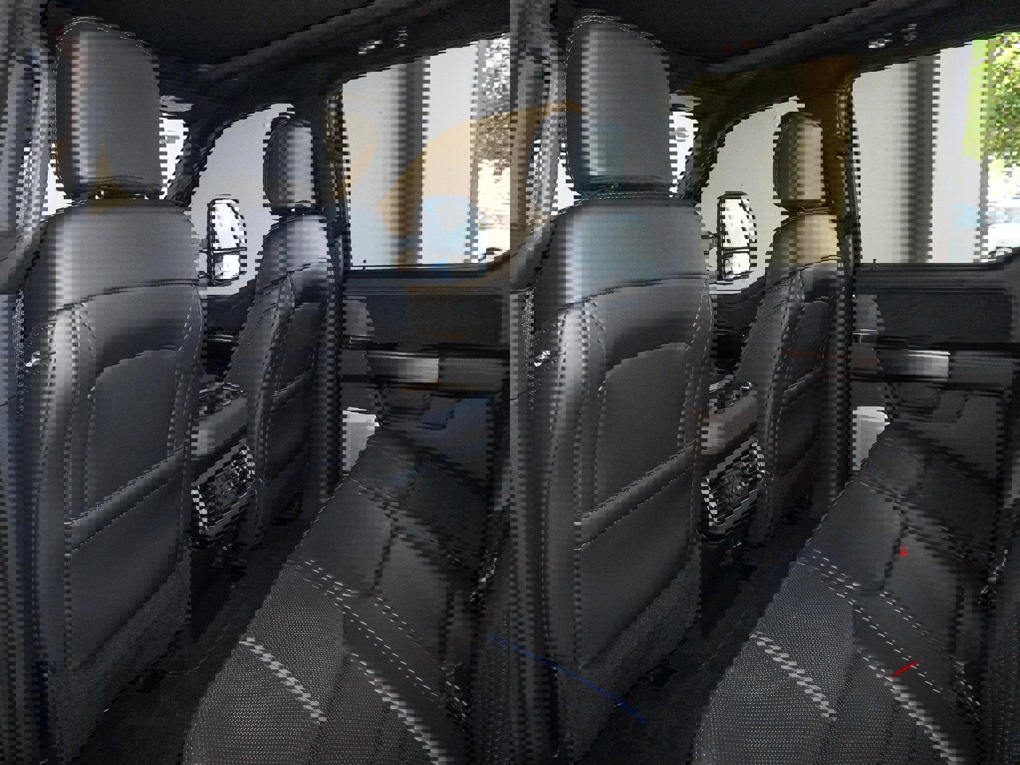 Used 2025 Ford F450 Platinum image 37