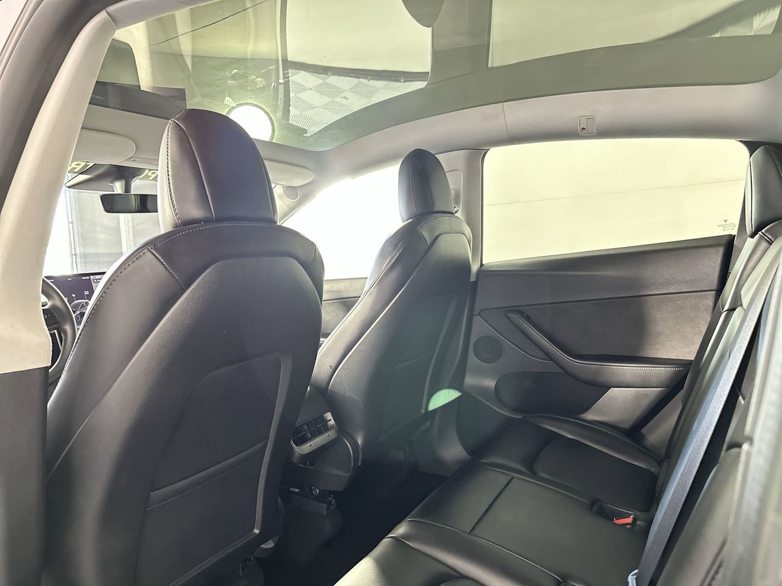 Used 2021 Tesla Model Y Long Range image 24