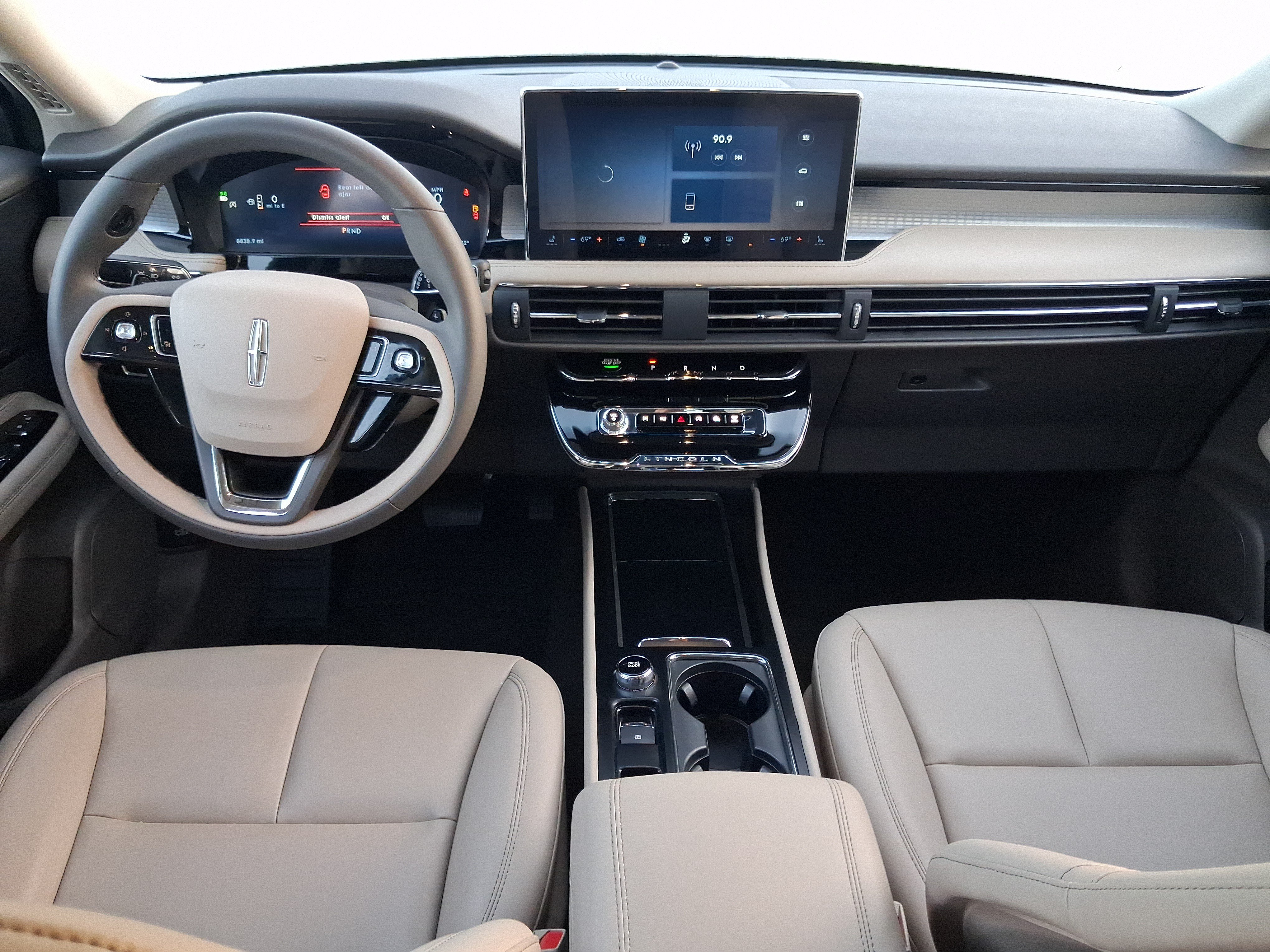 Certified 2024 Lincoln Corsair FWD image 9
