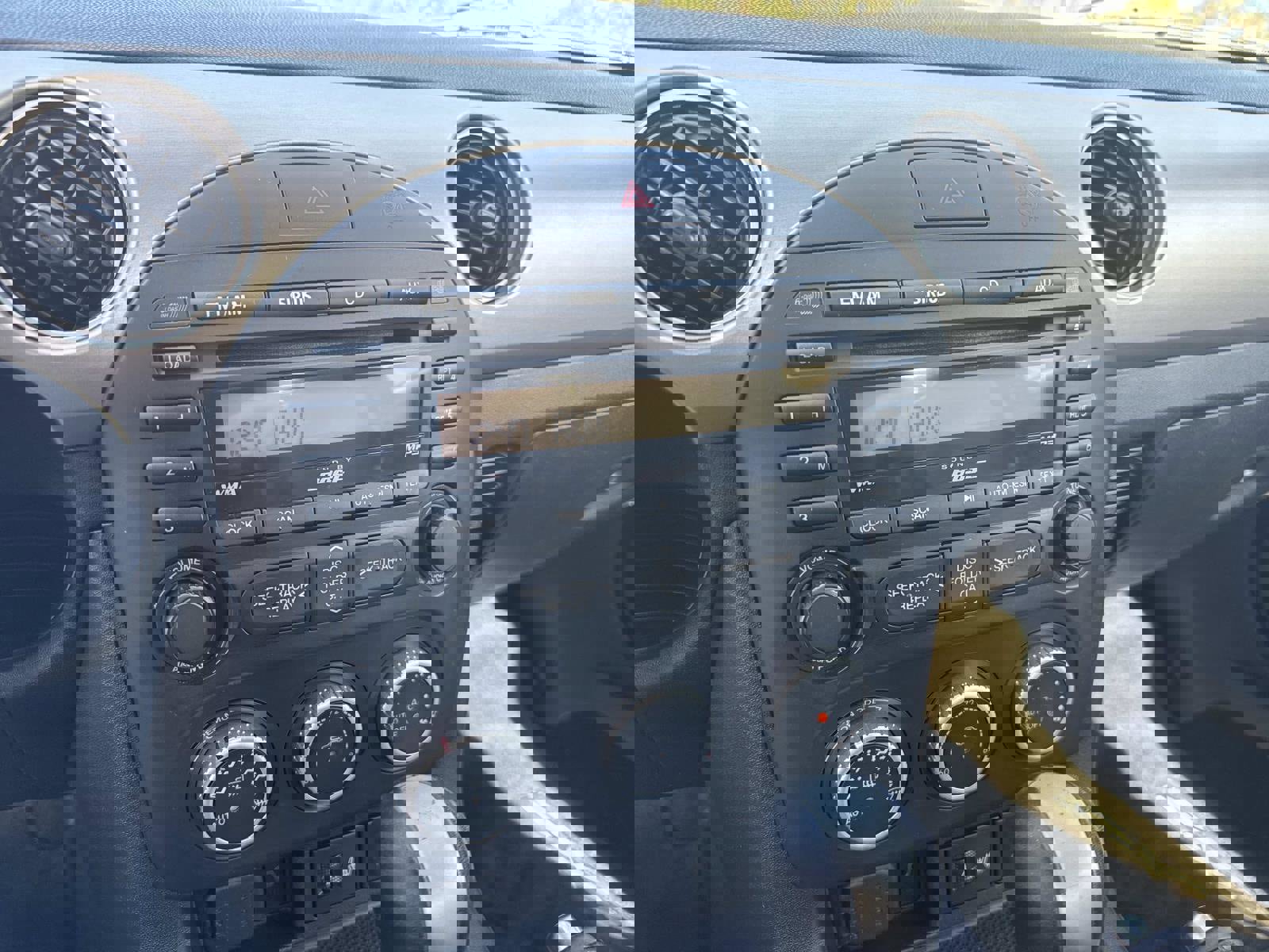 Used 2009 MAZDA MX-5 Miata Grand Touring image 19