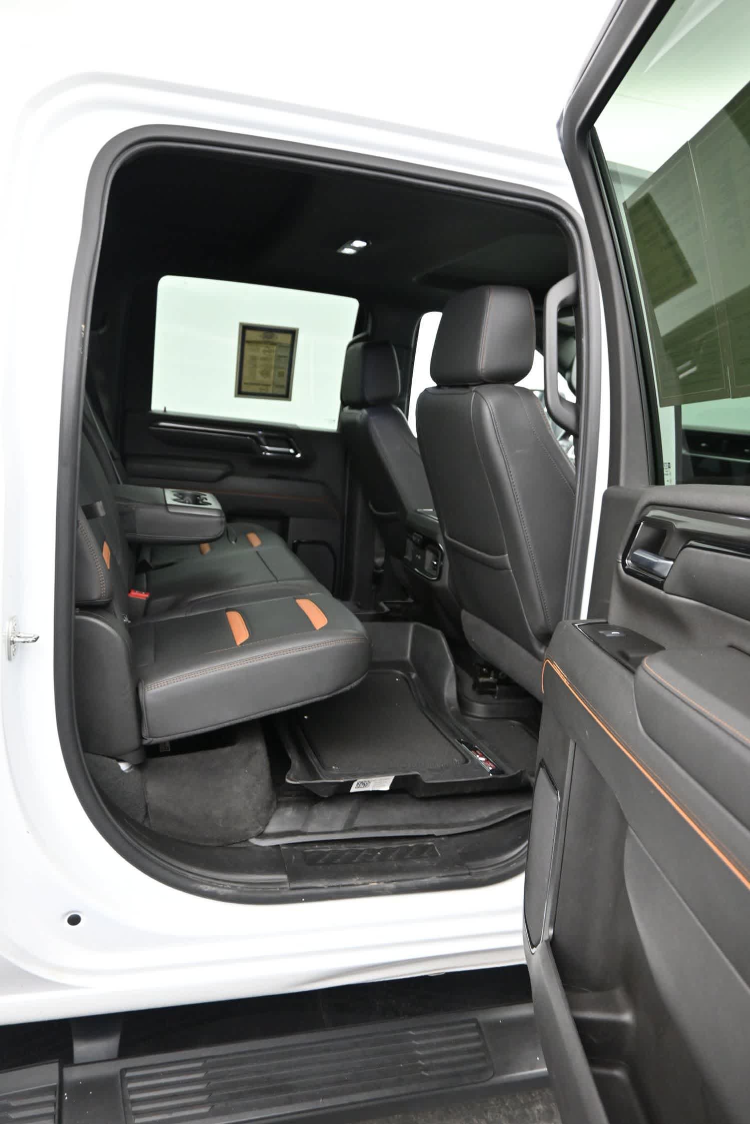 Used 2024 GMC Sierra 2500 AT4 w/ AT4 Premium Plus Package AWD/4WD image 12