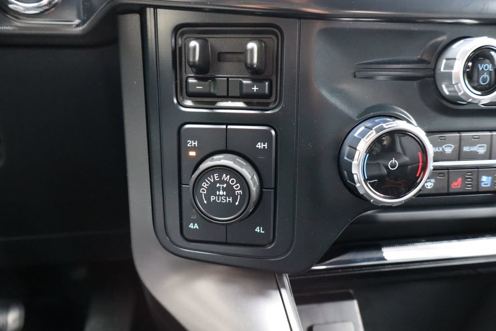 Used 2025 Ford F150 Lariat AWD/4WD image 27