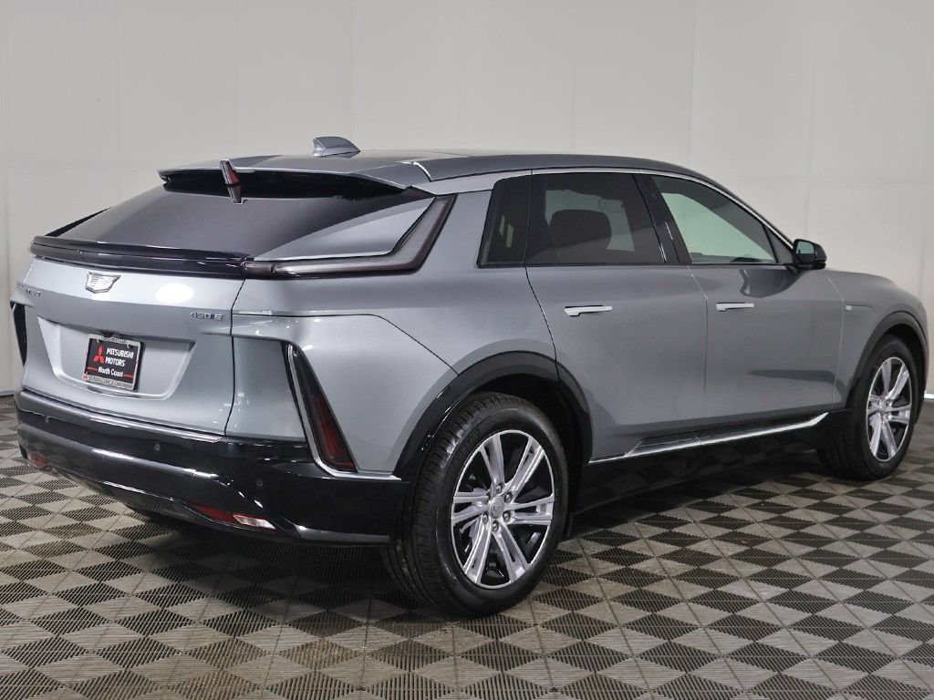 Used 2024 Cadillac Lyriq Tech RWD image 11