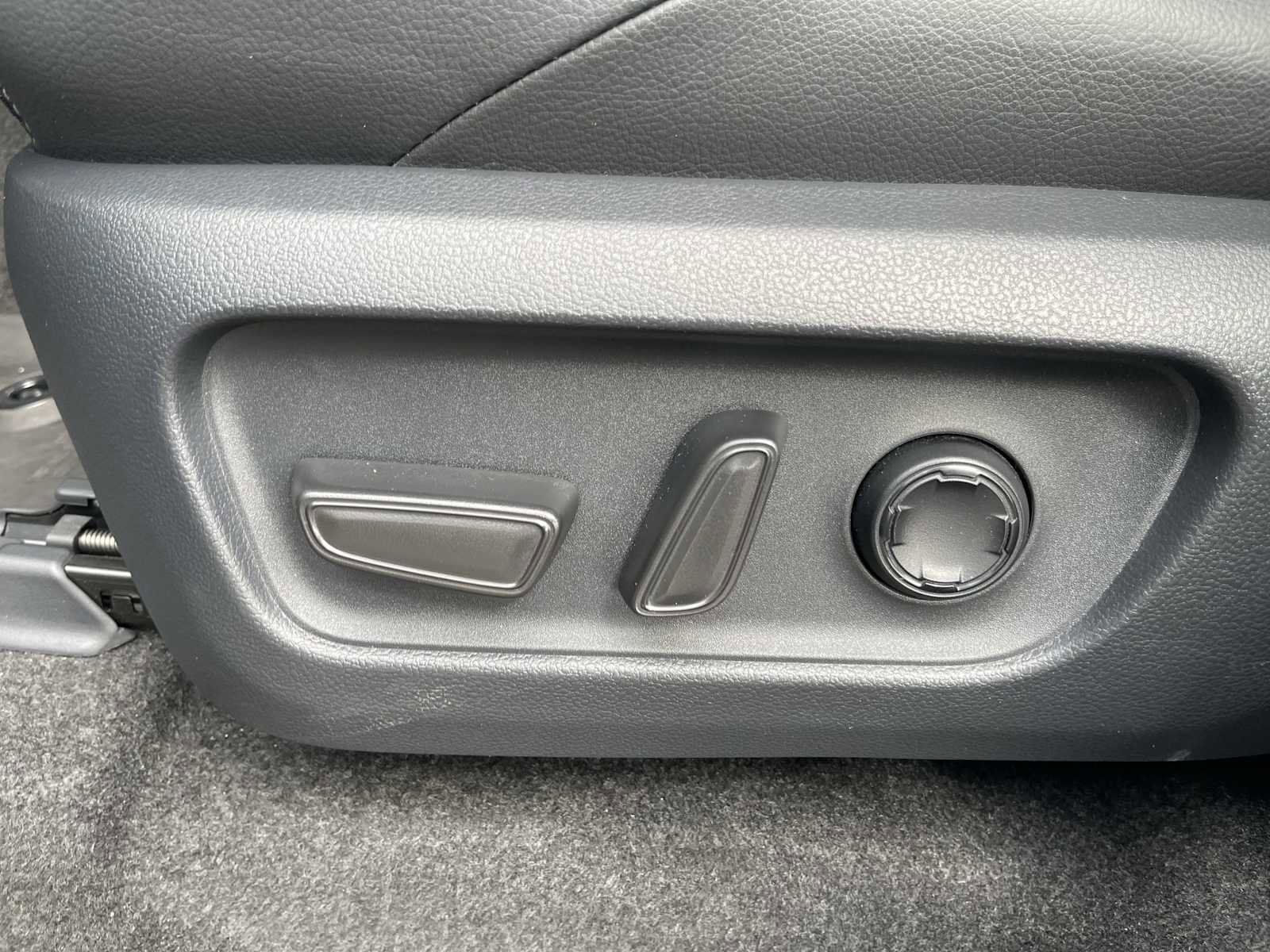 Used 2025 Toyota 4Runner TRD Off-Road Premium image 12