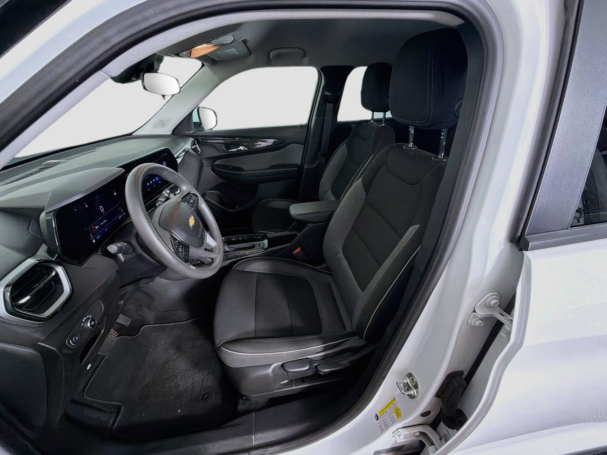 Used 2025 Chevrolet TrailBlazer LT FWD image 13