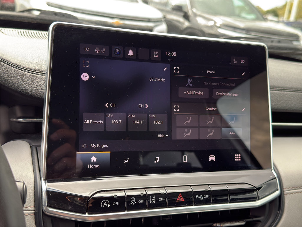 Used 2023 Jeep Compass Limited image 17