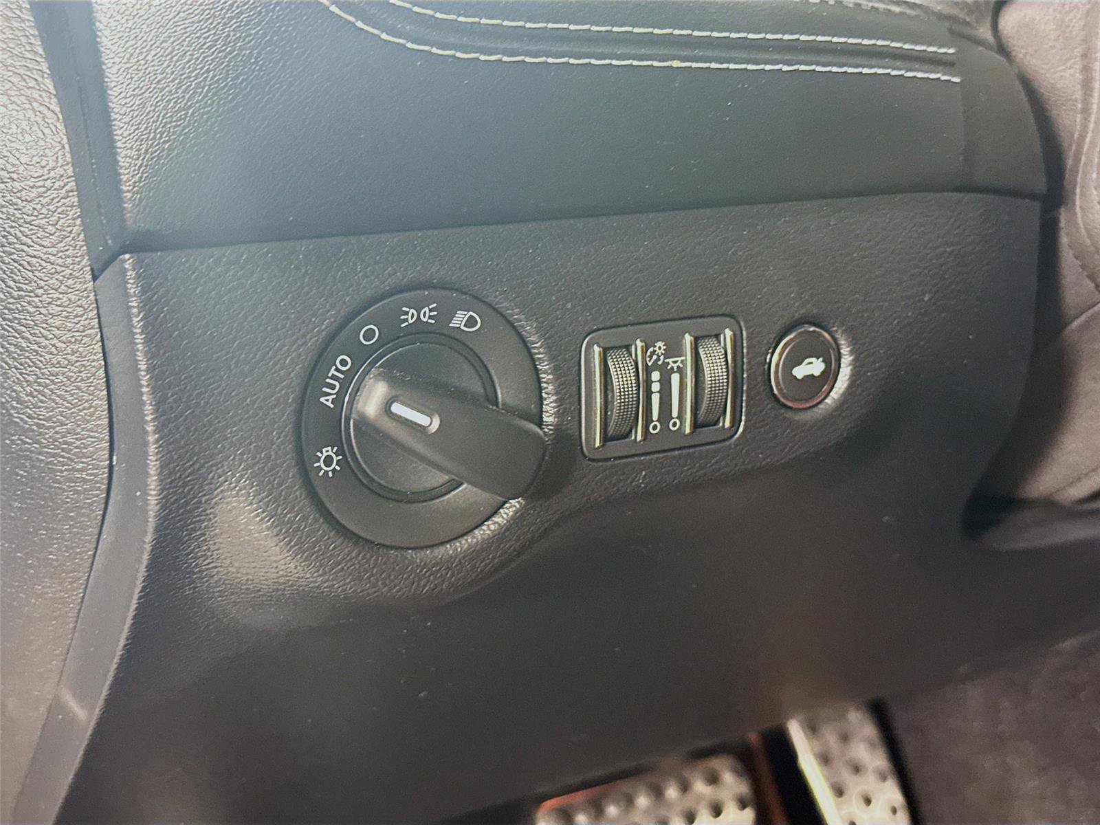 Used 2022 Dodge Challenger SRT Hellcat image 5