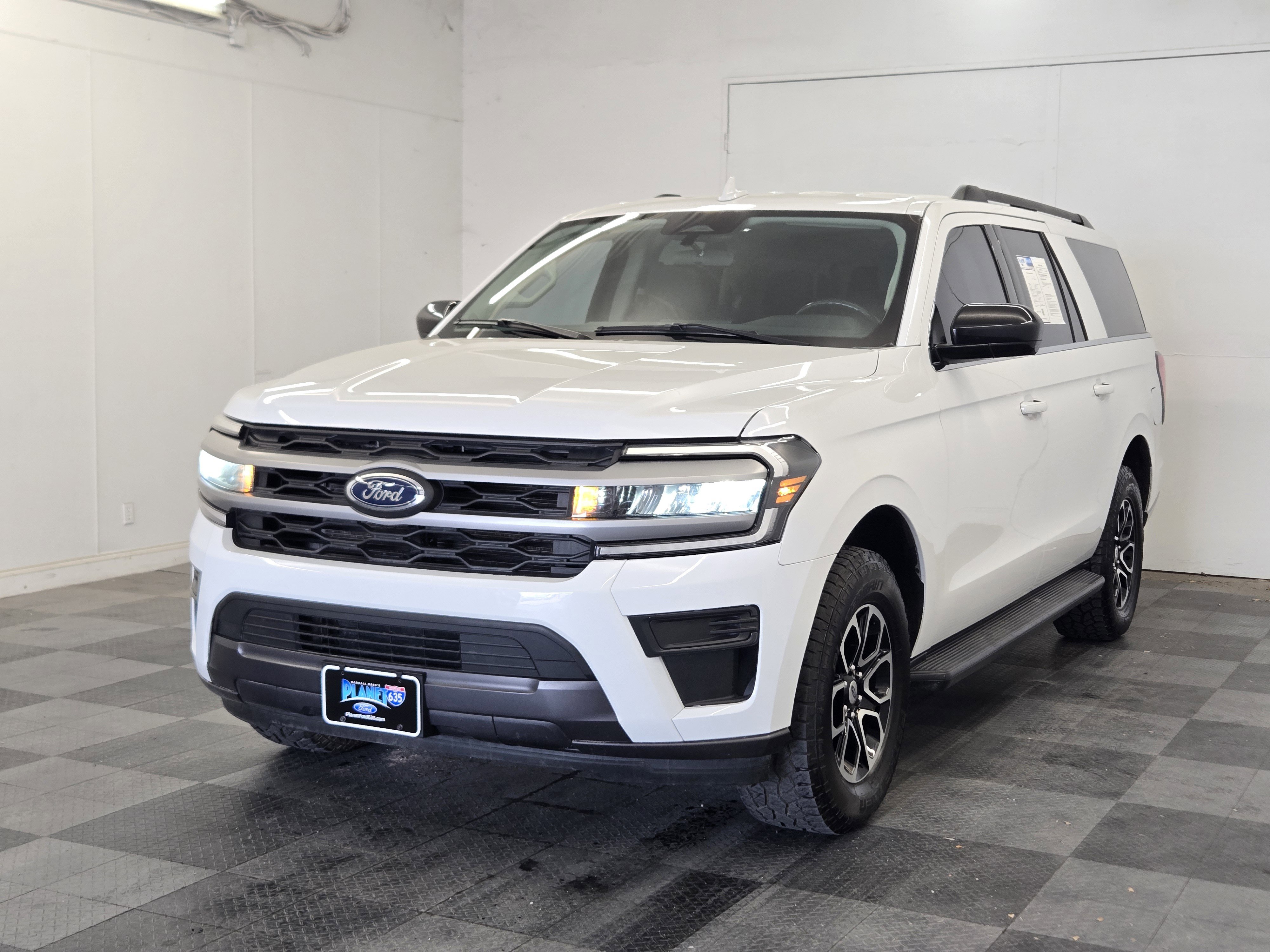 Certified 2023 Ford Expedition Max XL image 3