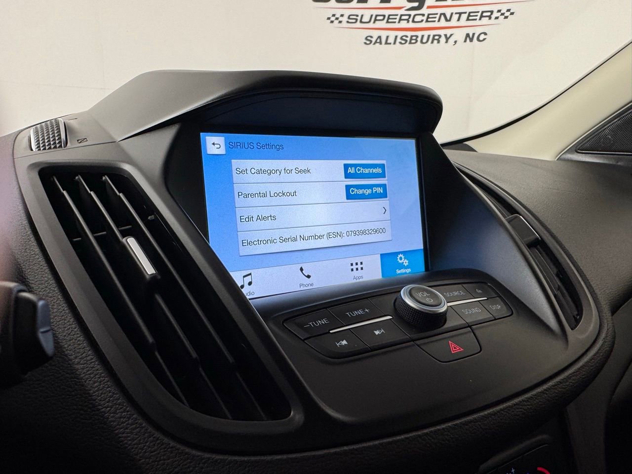 Used 2018 Ford Escape SEL image 30