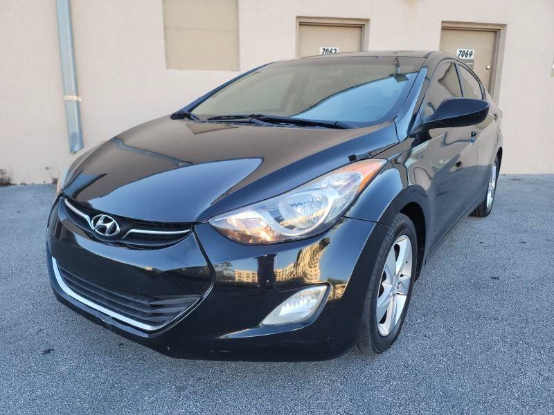 Used 2012 Hyundai Elantra GLS w/ Preferred Pkg 3 FWD image 2