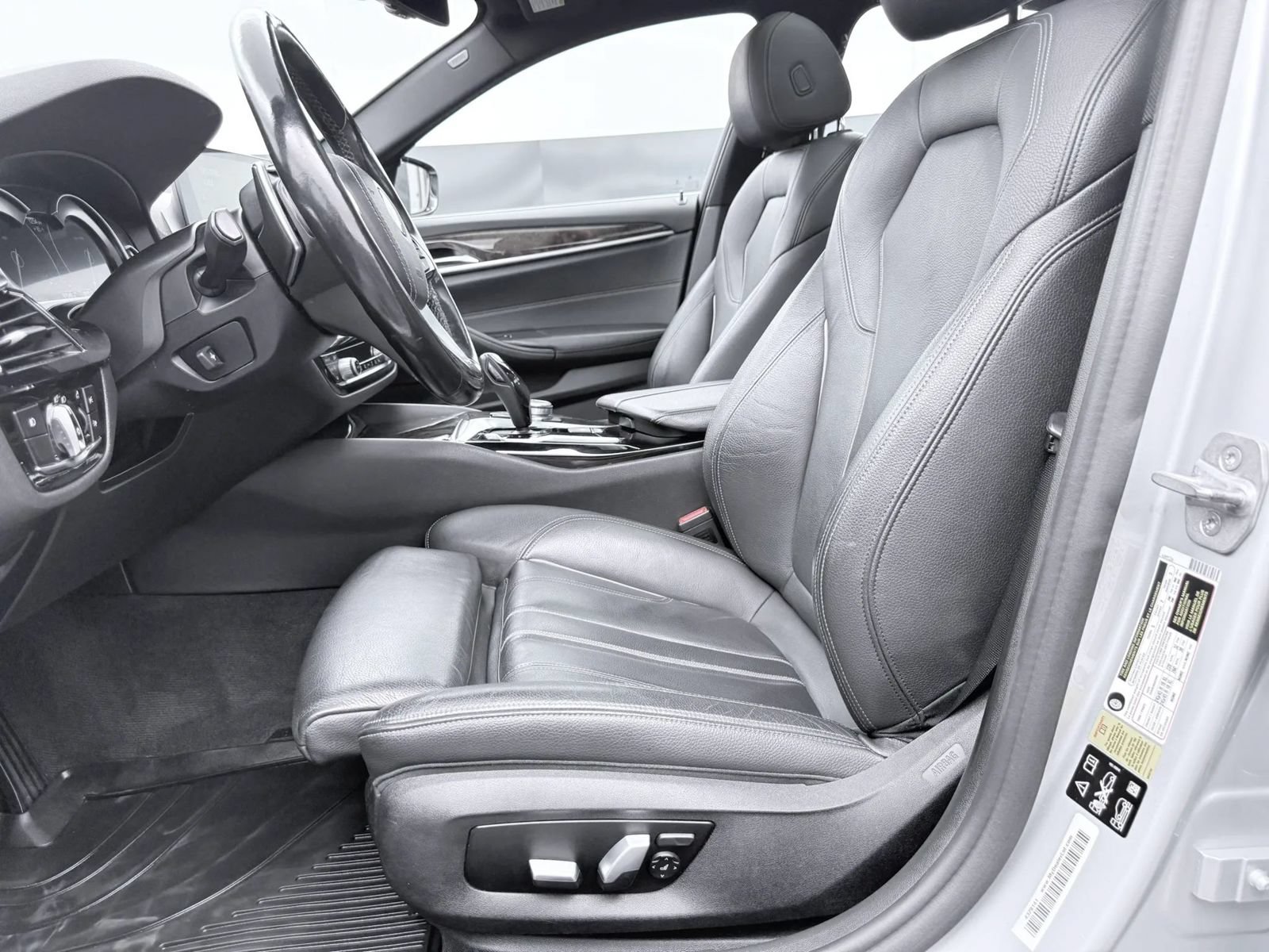 Used 2018 BMW 530i xDrive w/ Premium Package AWD/4WD image 32