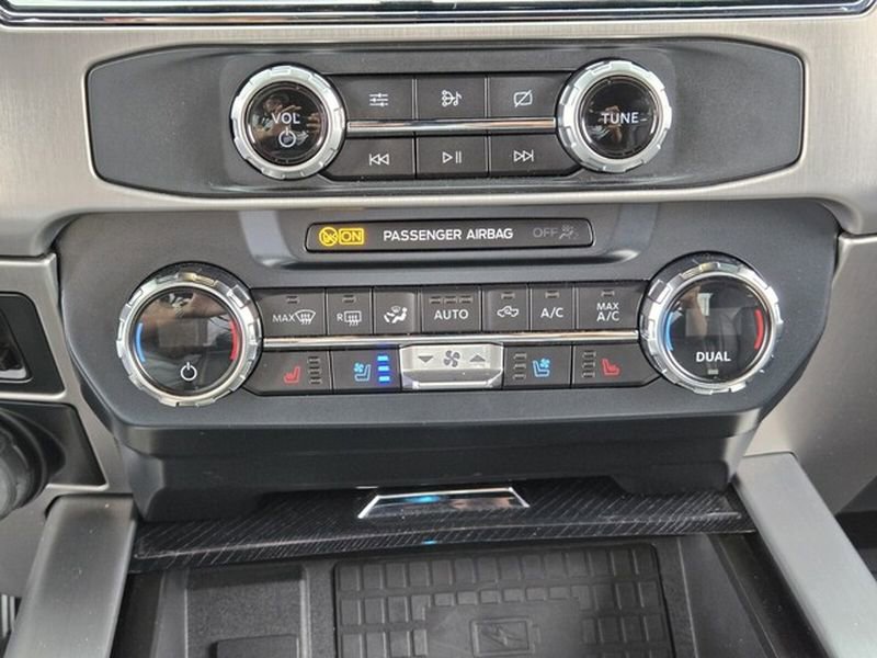 Used 2022 Ford F350 Platinum w/ Tremor Off-Road Package AWD/4WD image 27