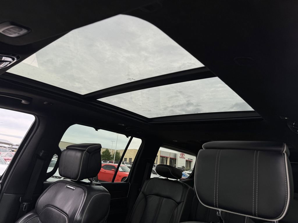 Used 2023 Jeep Grand Wagoneer Series II AWD/4WD image 25