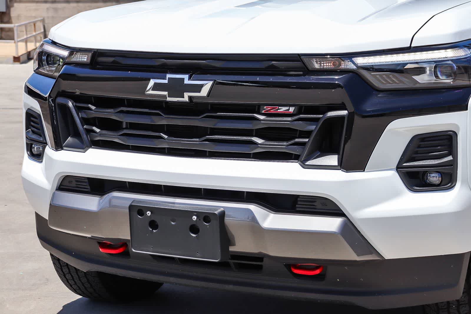 Used 2024 Chevrolet Colorado Z71 w/ Z71 Convenience Package 2 AWD/4WD image 8