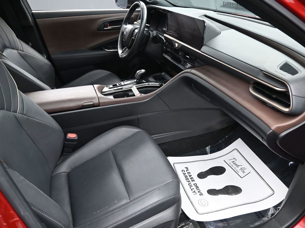 Used 2024 Toyota Crown Limited image 27