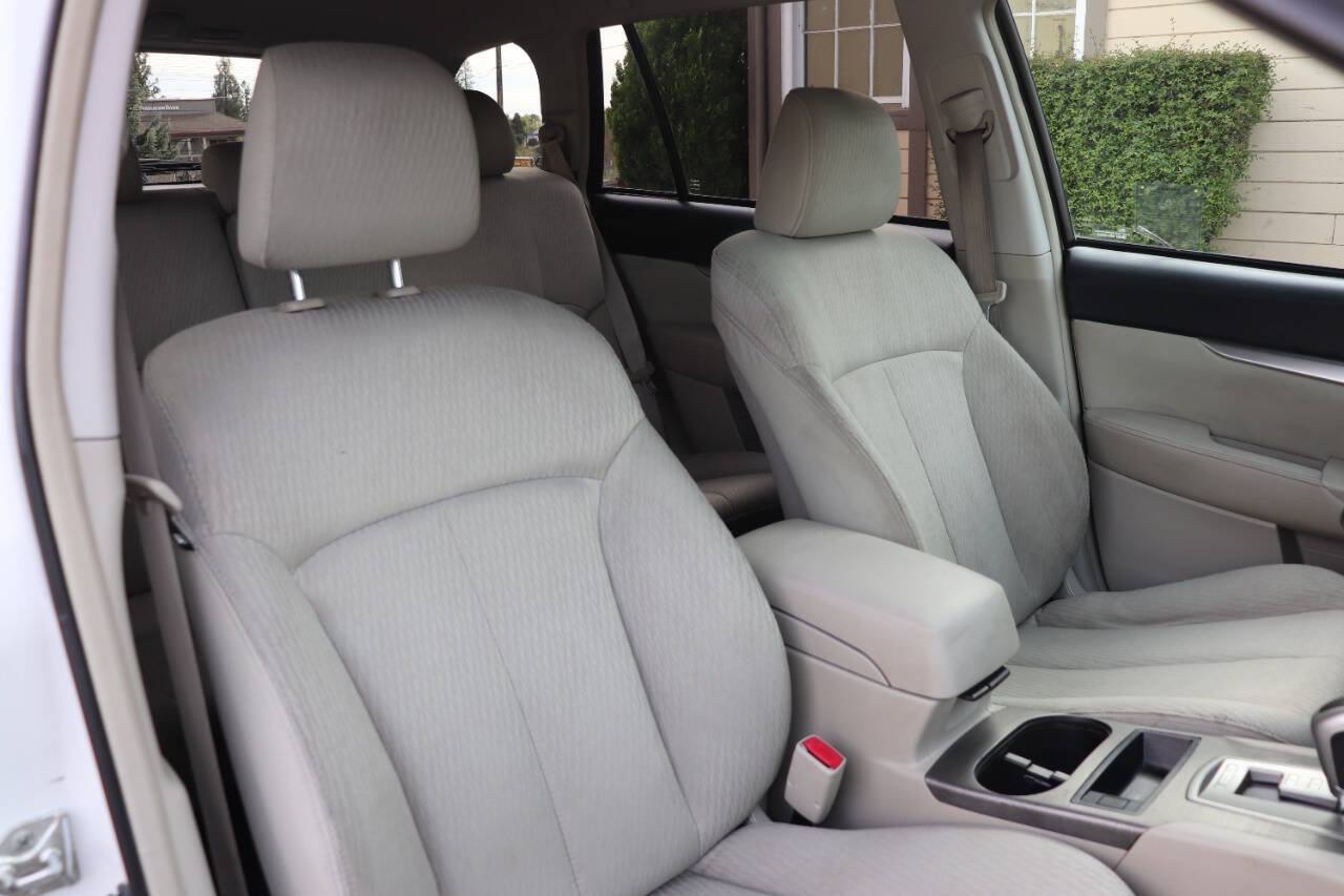 Used 2011 Subaru Outback 2.5i Premium AWD/4WD image 18