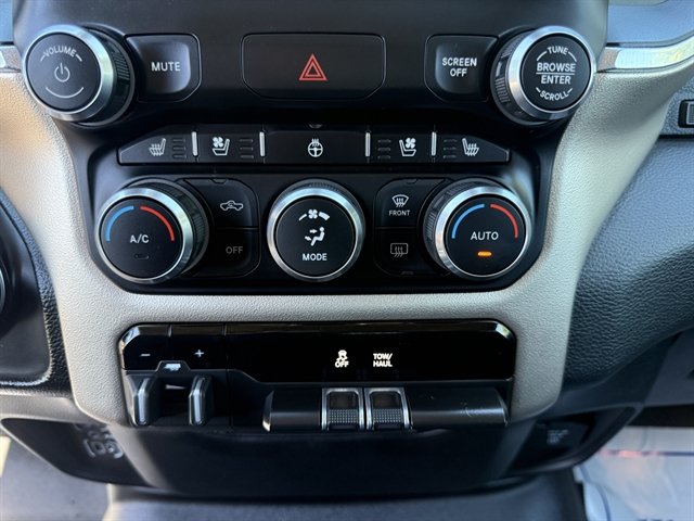 Used 2019 RAM 1500 Laramie AWD/4WD image 37
