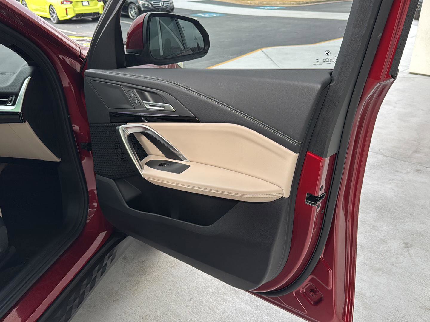 Used 2025 BMW X2 xDrive28i w/ Convenience Package image 12