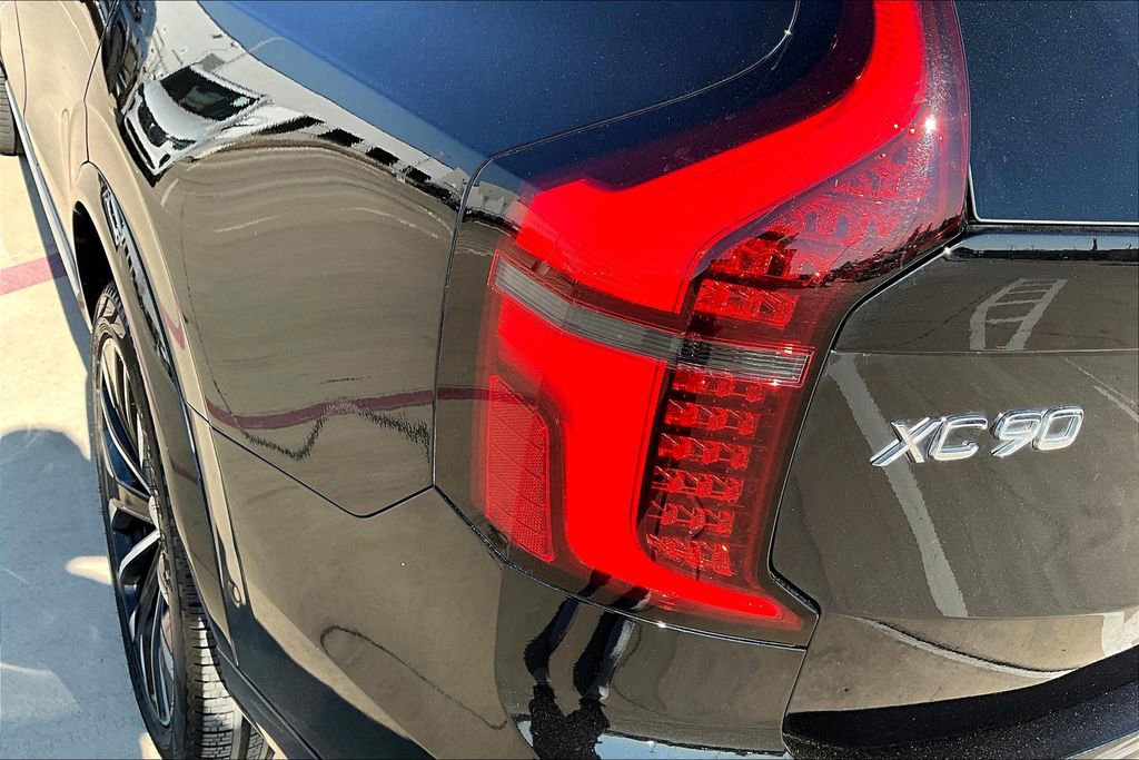 Certified 2025 Volvo XC90 B6 Plus image 41