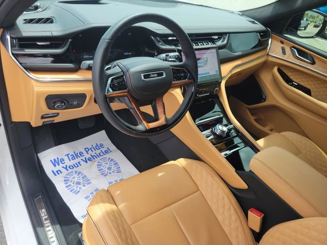 Used 2024 Jeep Grand Cherokee Summit AWD/4WD image 17