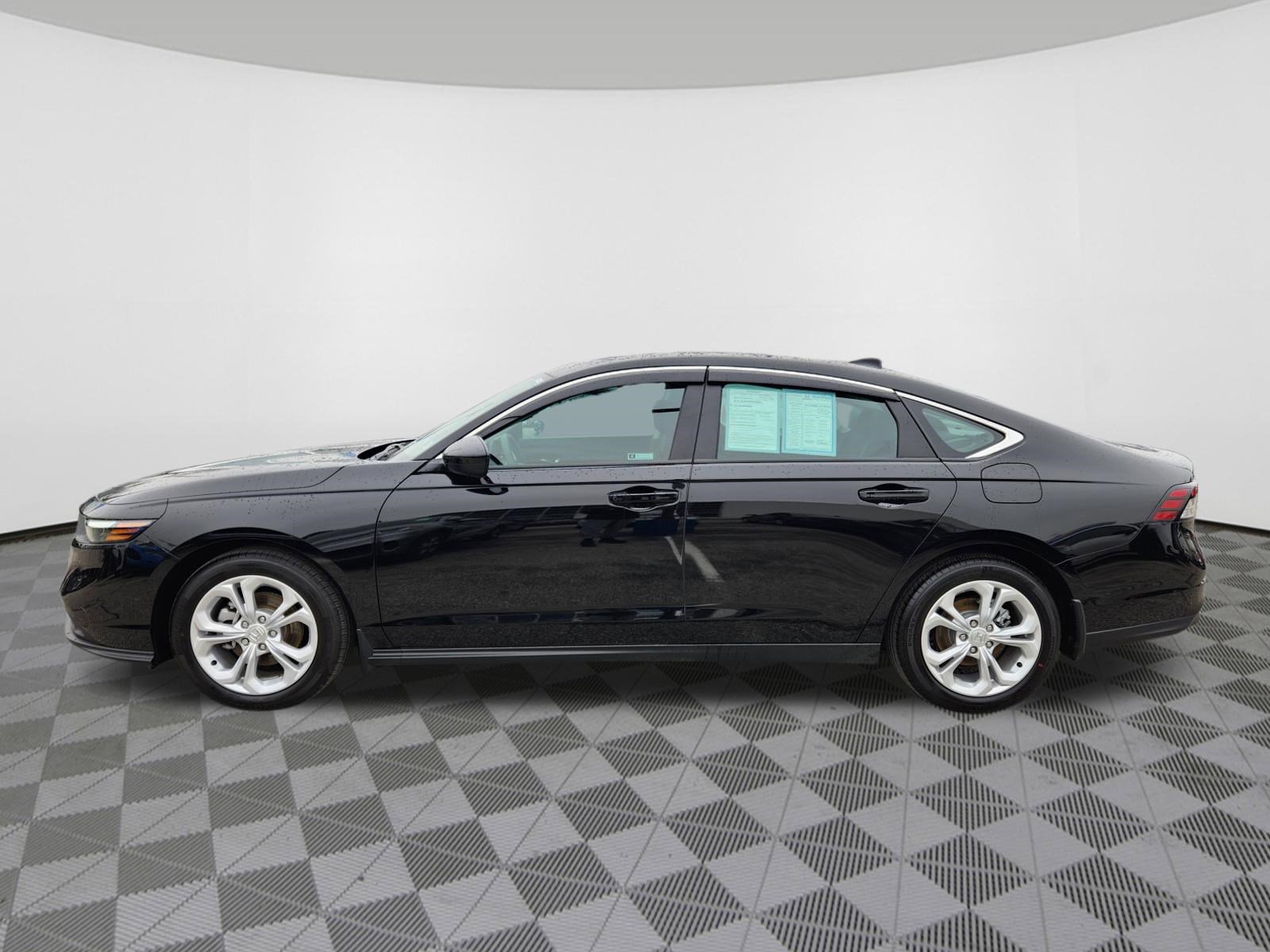 Certified 2025 Honda Accord LX image 5