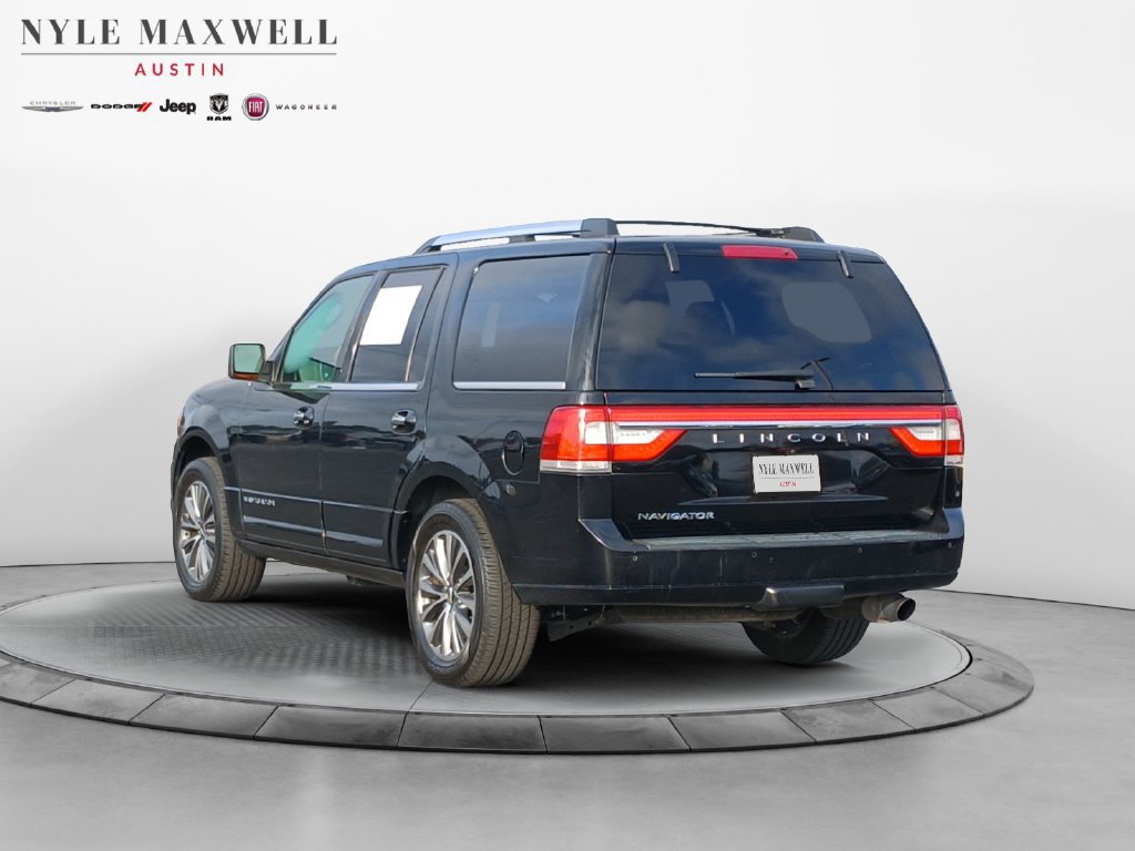 Used 2017 Lincoln Navigator Select AWD/4WD image 14