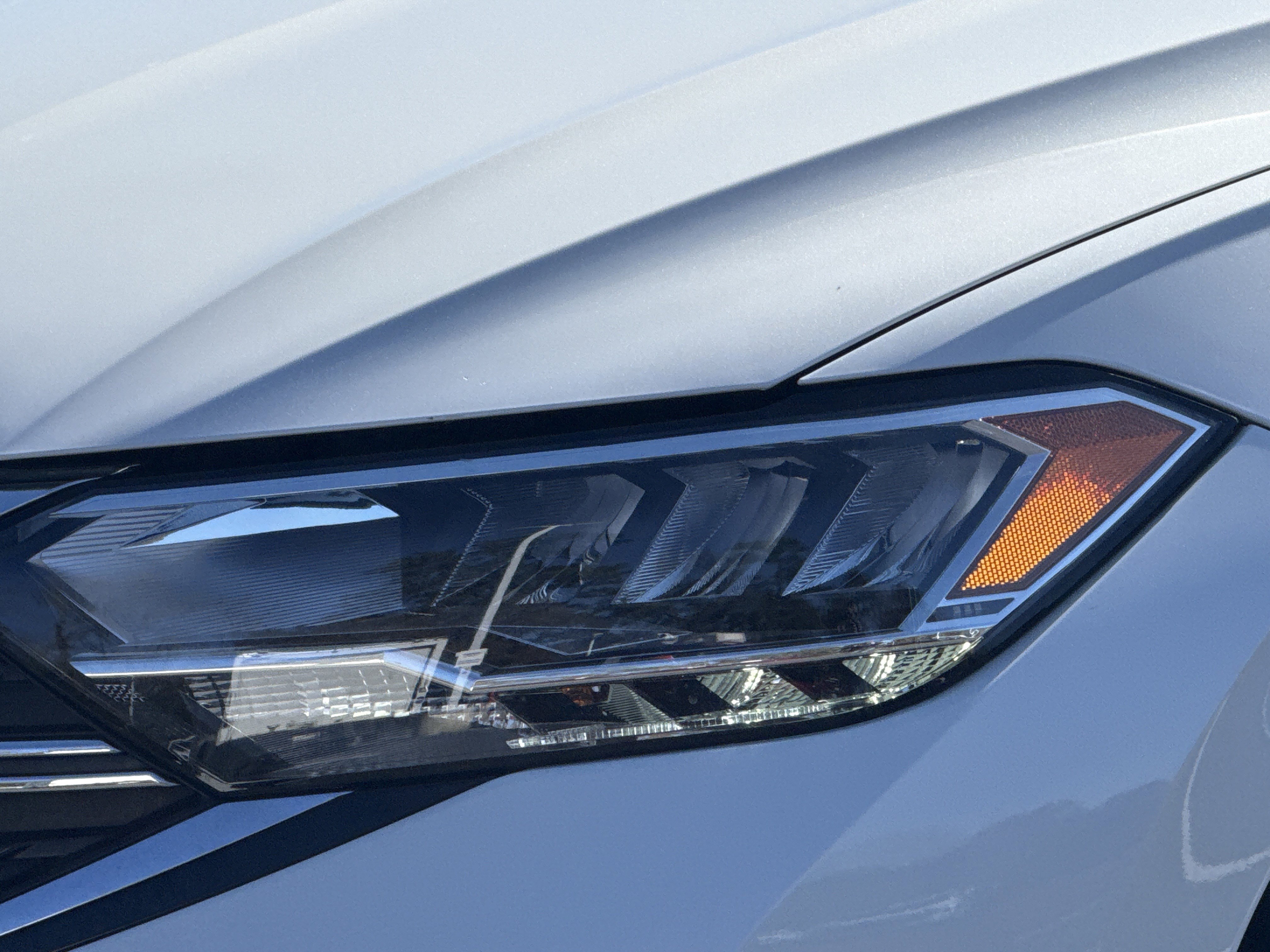 Used 2023 Volkswagen Jetta SE w/ Panoramic Sunroof Package image 6