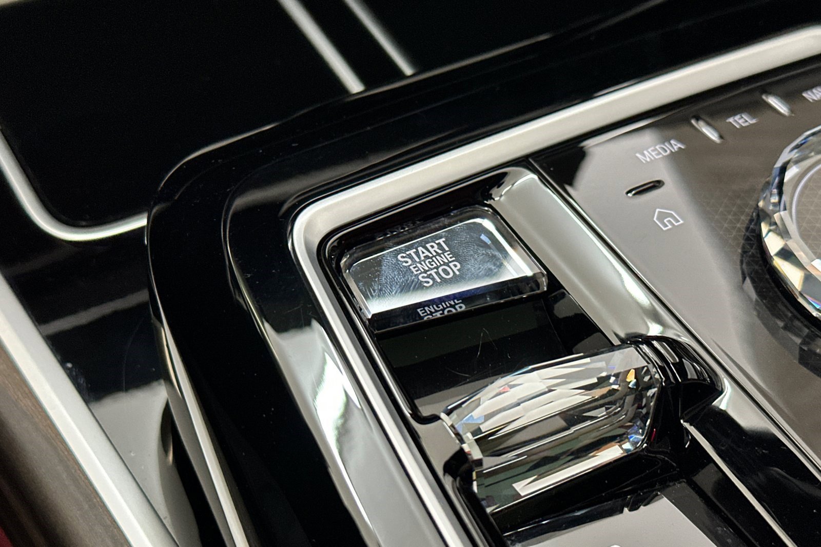 Used 2023 BMW 740i image 33