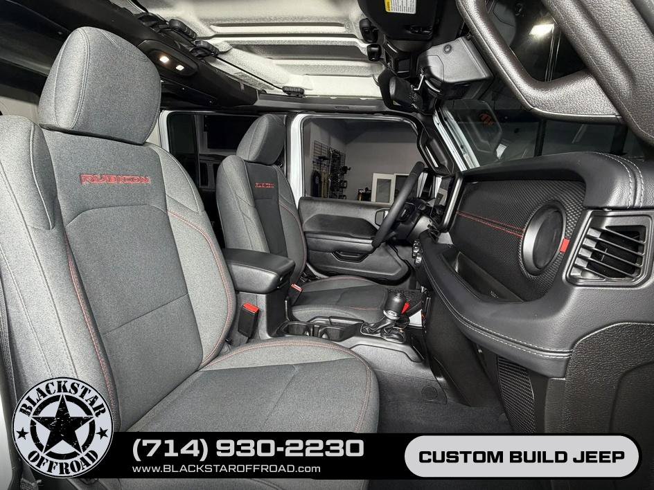 Used 2025 Jeep Wrangler Unlimited Rubicon AWD/4WD image 18