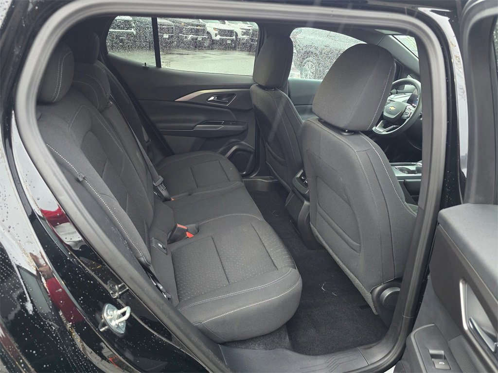 Used 2025 Chevrolet Equinox EV LT w/ Convenience Package image 12