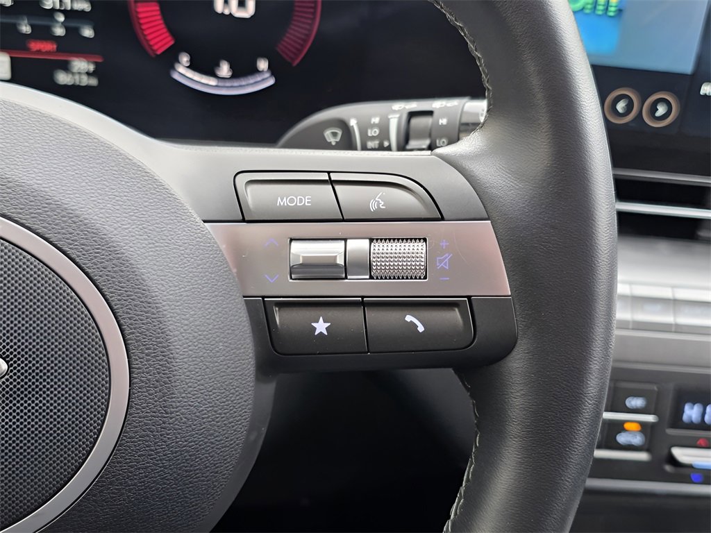 Certified 2025 Hyundai Kona SEL image 26