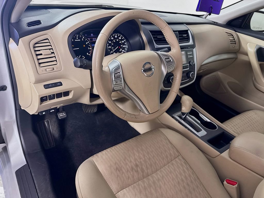 Used 2017 Nissan Altima 2.5 SV w/ Convenience Package image 10