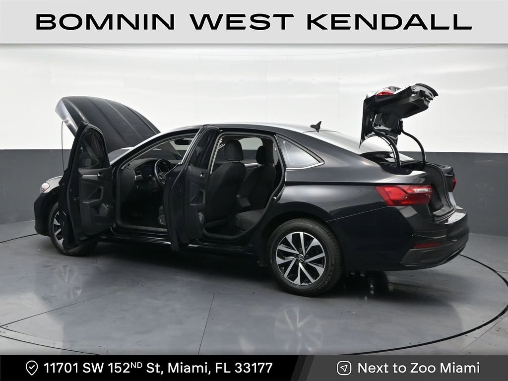 Used 2023 Volkswagen Jetta S image 31