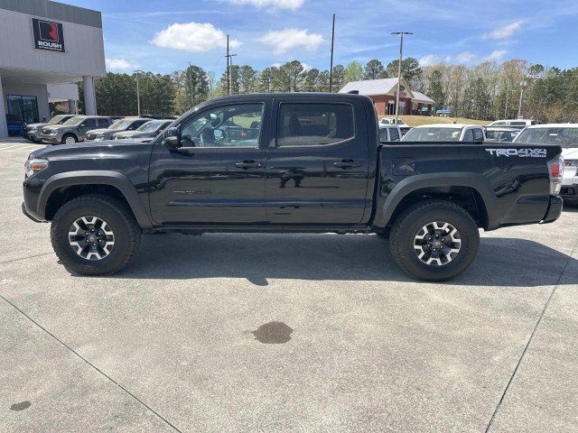 Used 2023 Toyota Tacoma TRD Off-Road w/ Technology Package AWD/4WD image 4