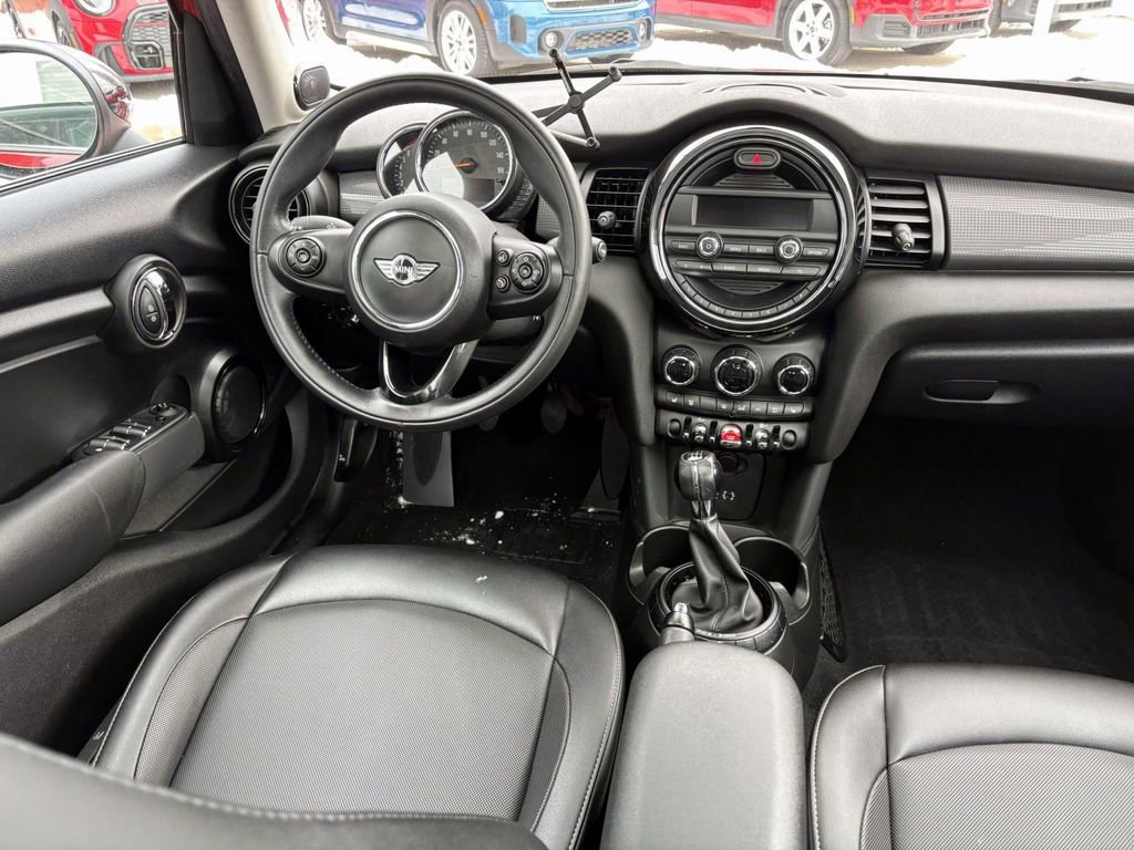 Used 2015 MINI Cooper 4-Door Hardtop image 27
