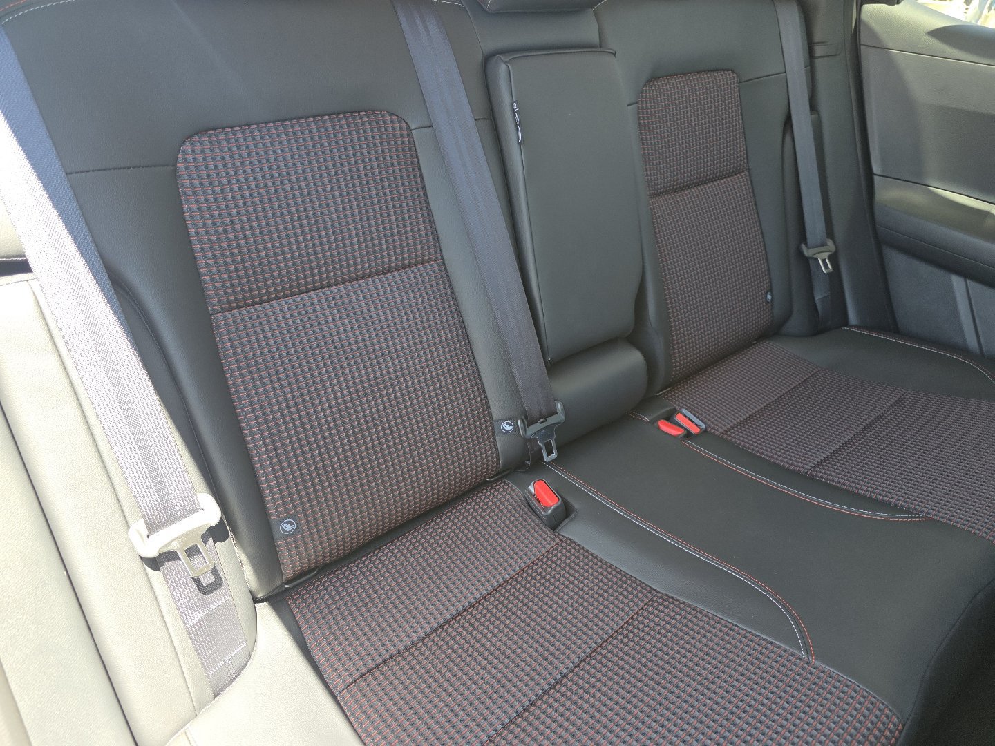 New 2026 Nissan Kicks SR AWD/4WD image 24