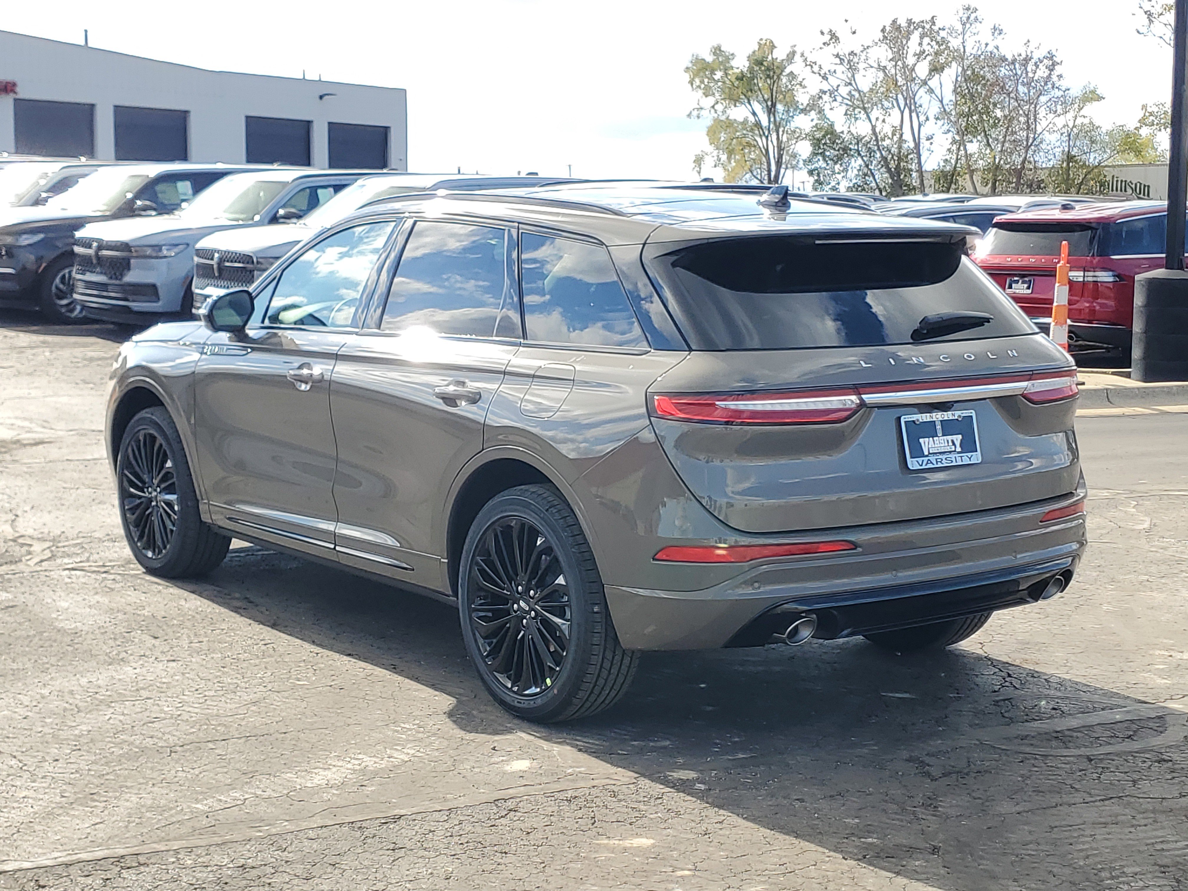 New 2026 Lincoln Corsair Premiere image 3