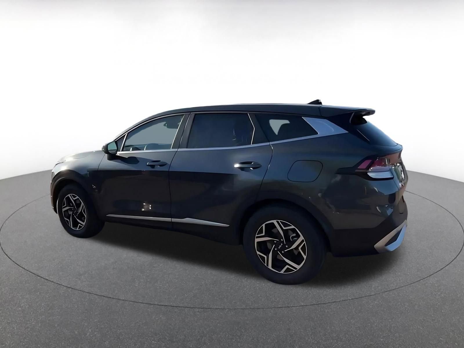 Used 2025 Kia Sportage LX FWD image 10