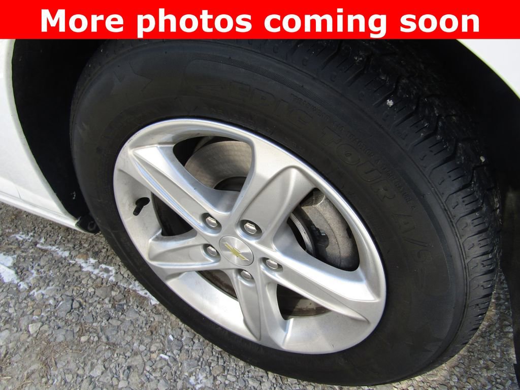 Used 2021 Chevrolet Malibu LS w/ Driver Confidence Package II image 9