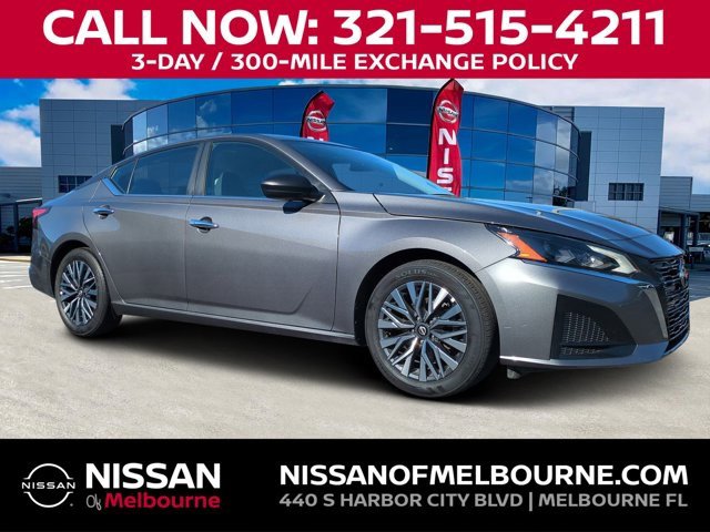 Used 2025 Nissan Altima 2.5 SV image 1